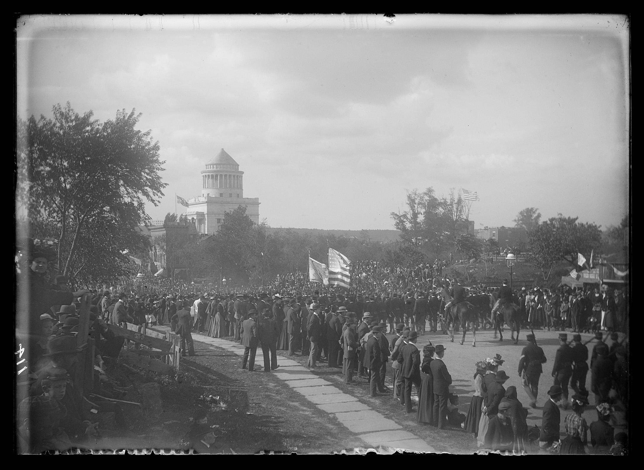 2021/09 access JPEG image from digitization at Chicago Albumen Works