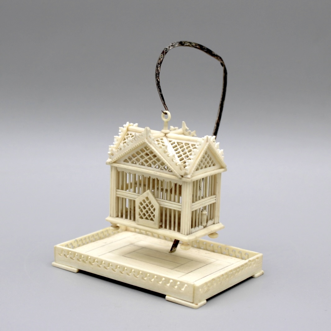 2024/08/19, object photographed in collection storage for database