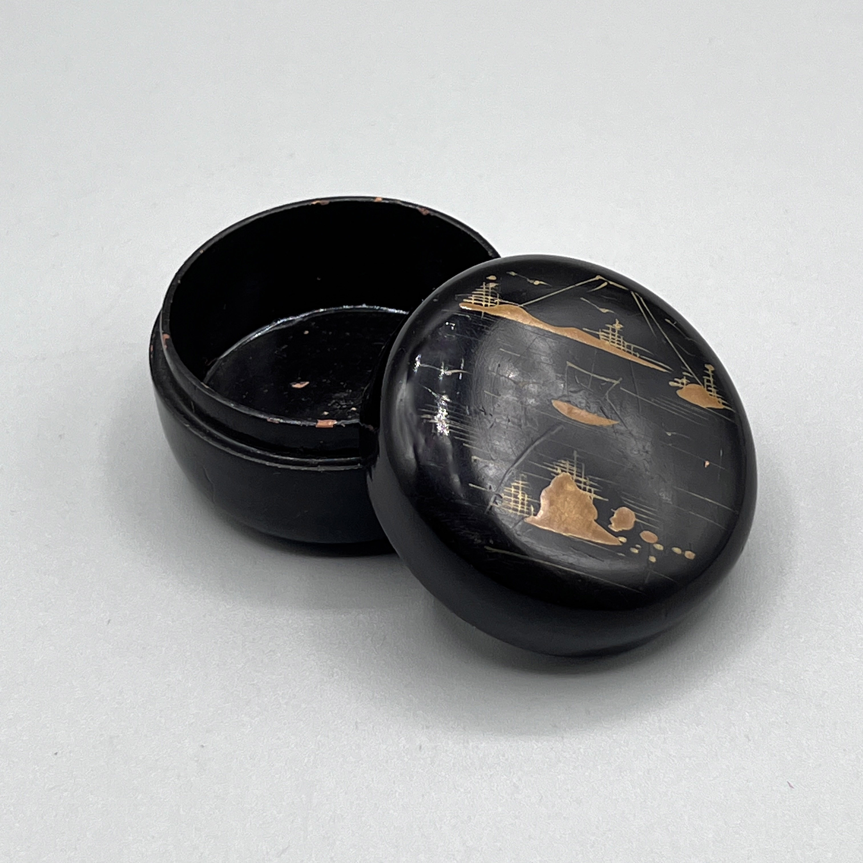 2024/10/02, object photographed in collections storage for database