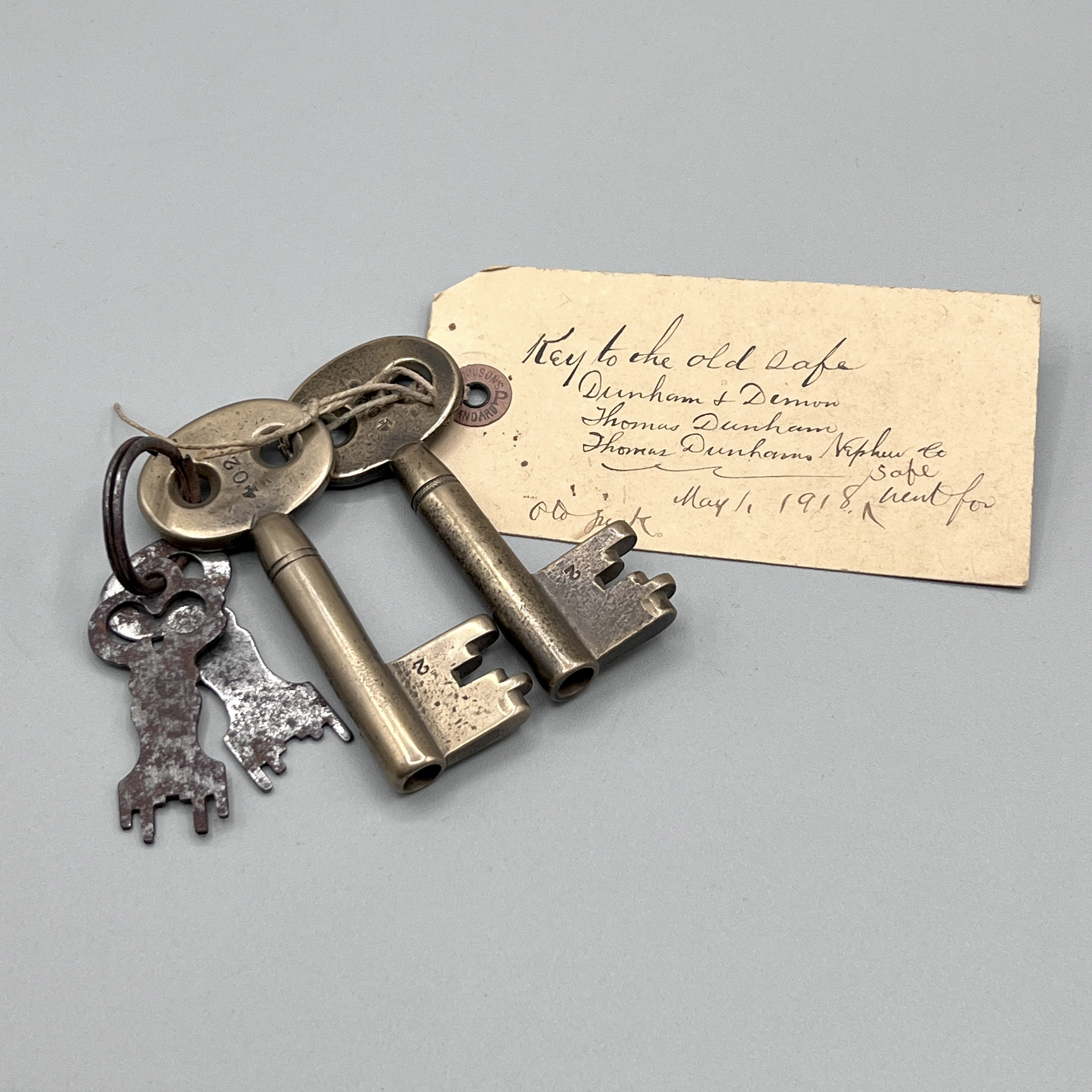 2024/10/02, object photographed in collections storage for database
