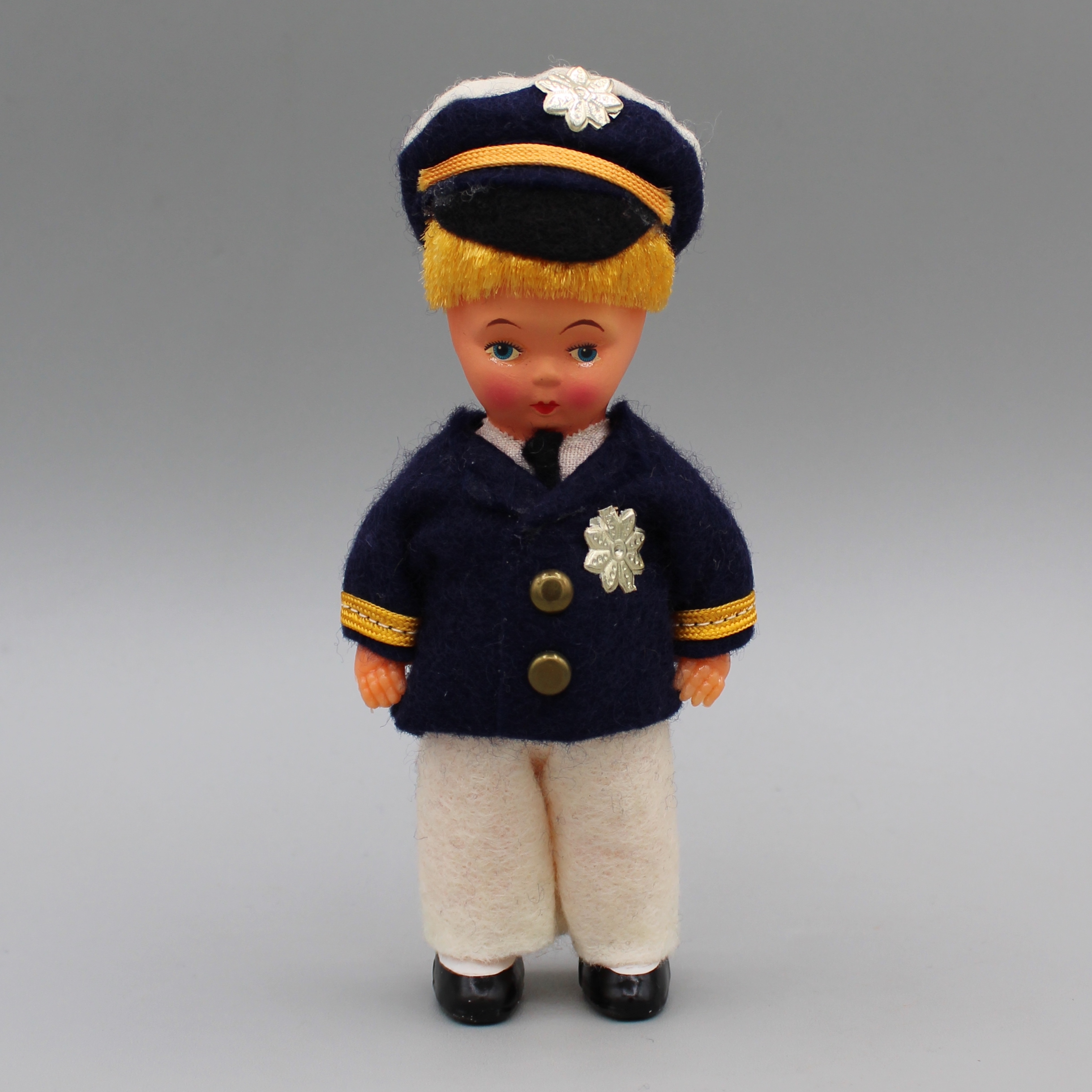 2025/03/18, object photographed in collections storage for database