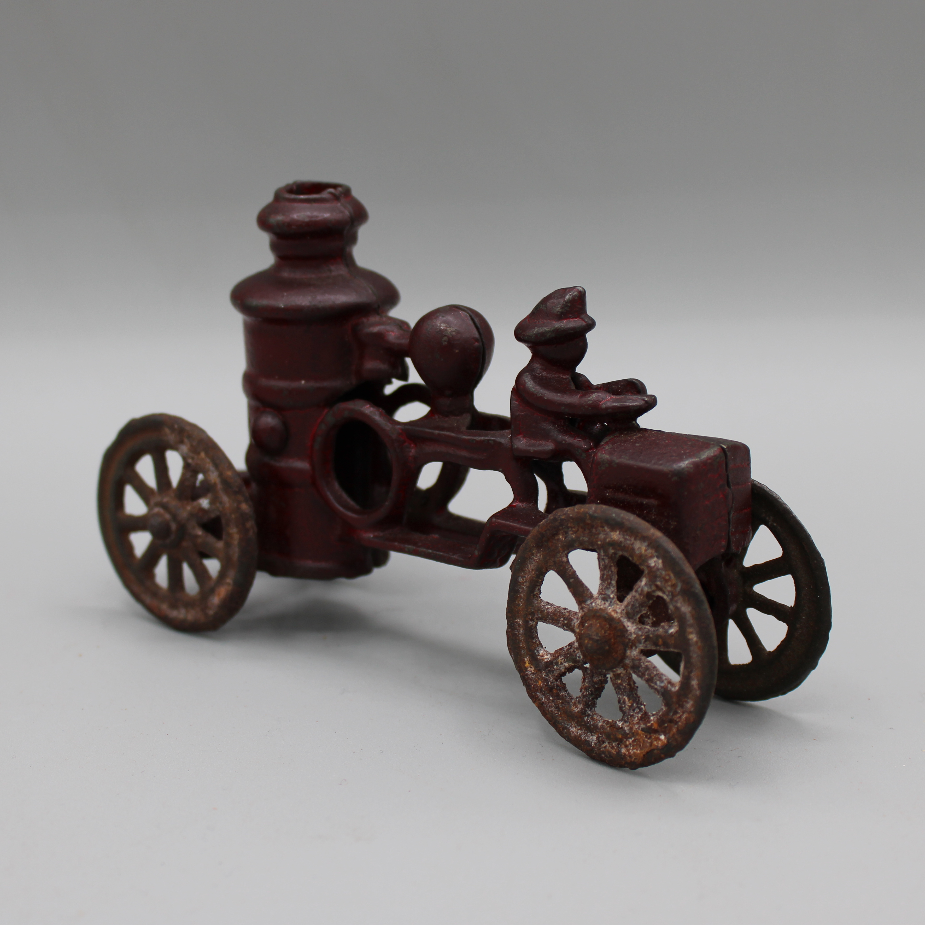 2025/04/09, object photographed in collections storage for database