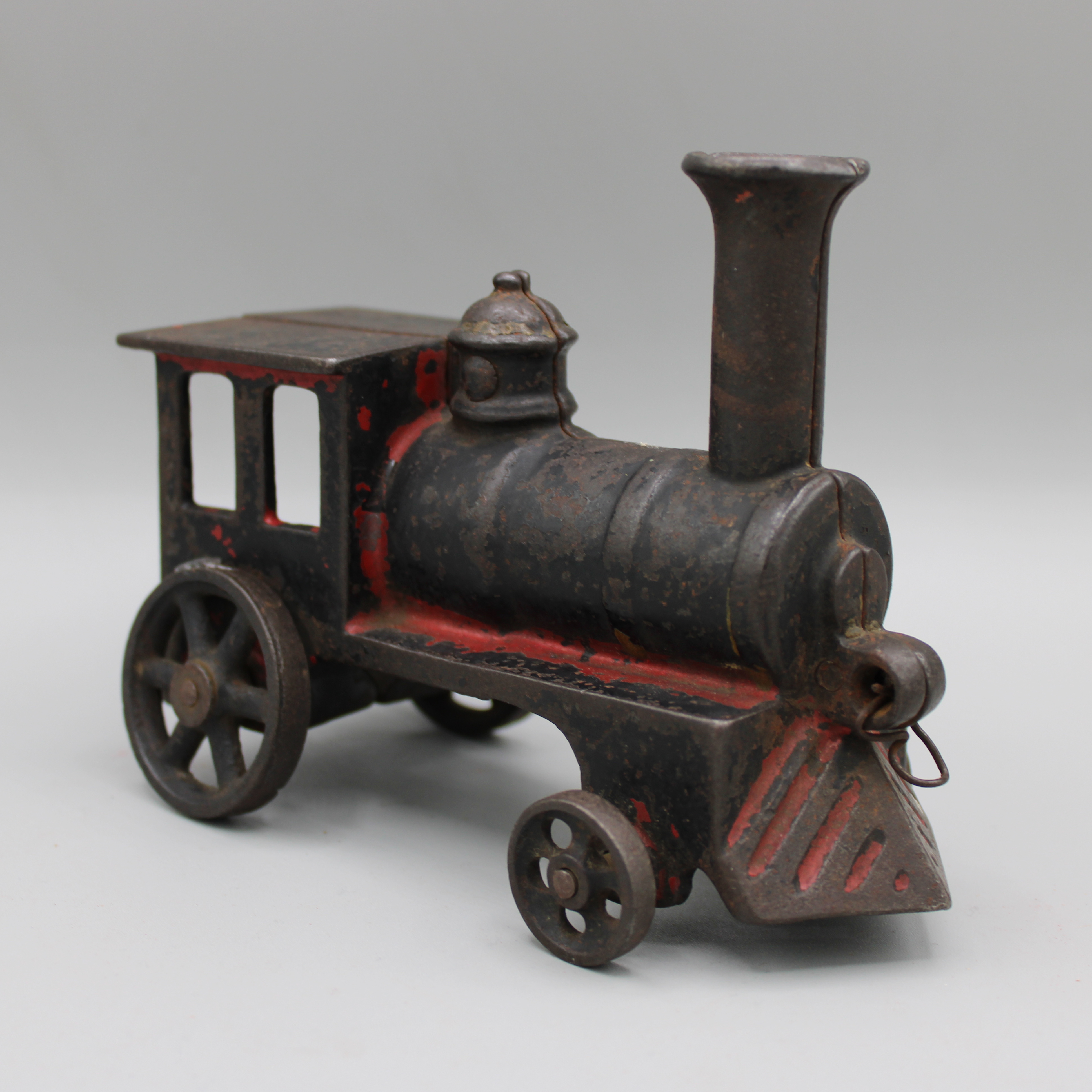 2025/04/09, object photographed in collections storage for database