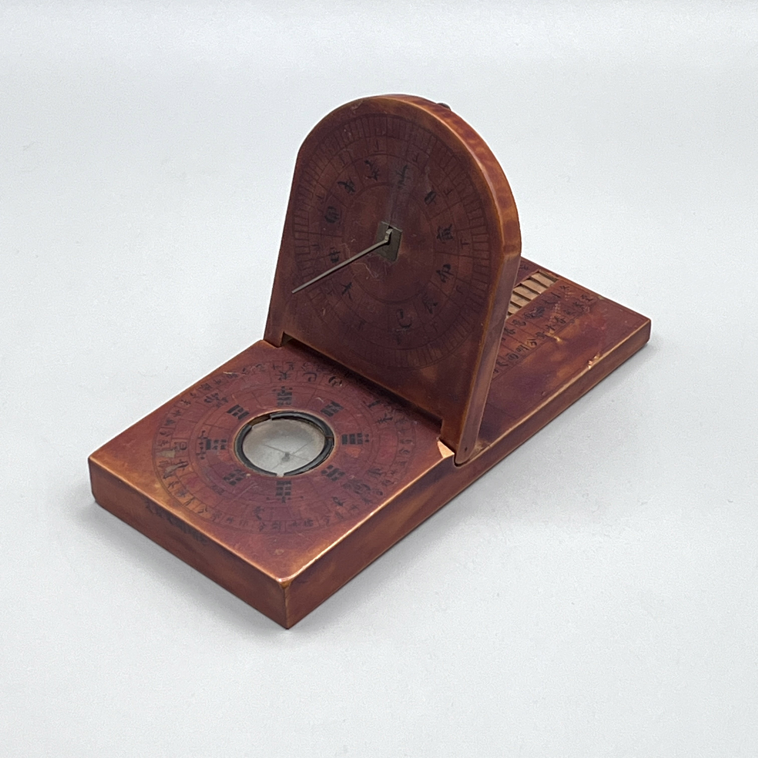 2025/04/10, object photographed in collections storage for database