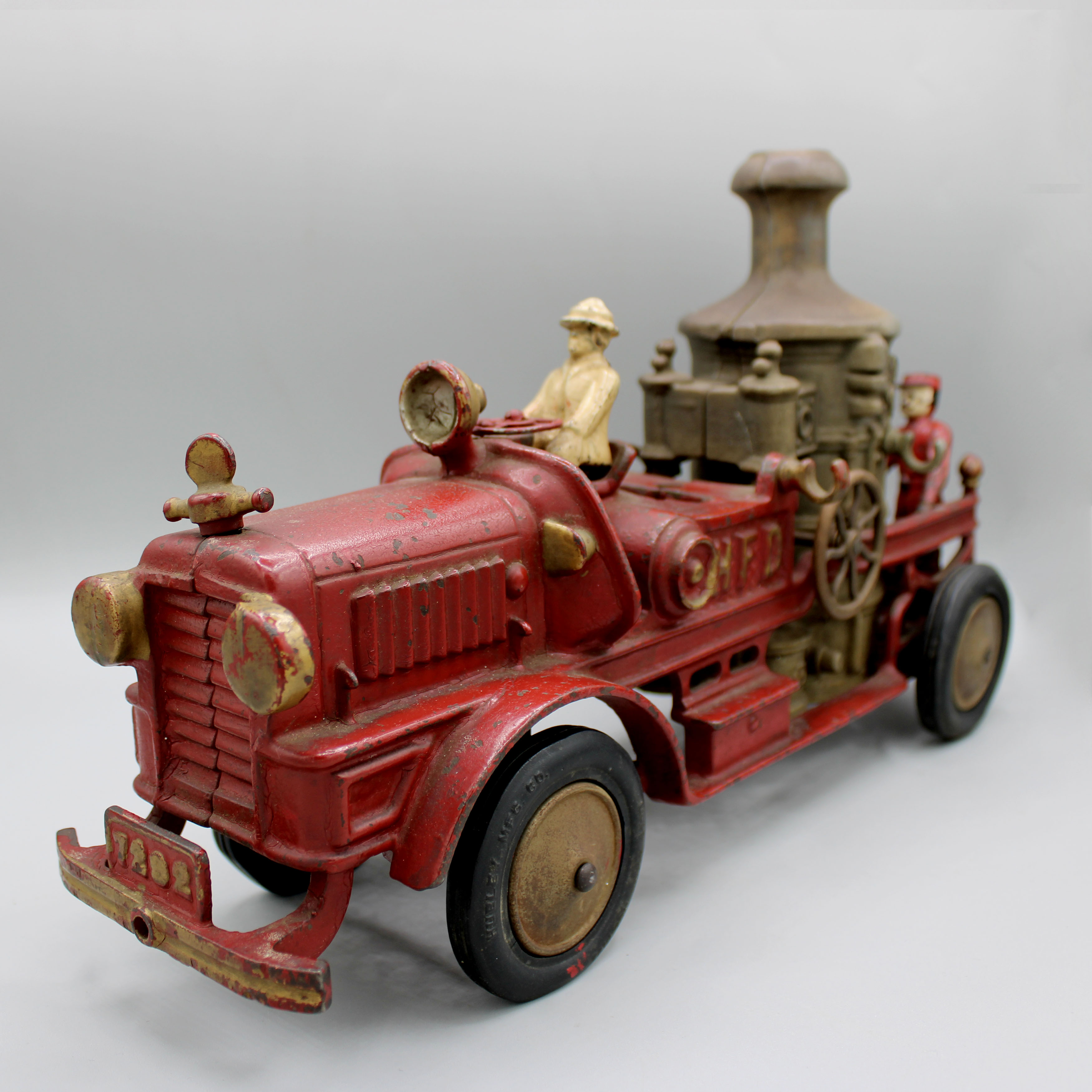 2025/04/13, object photographed in collections storage for database