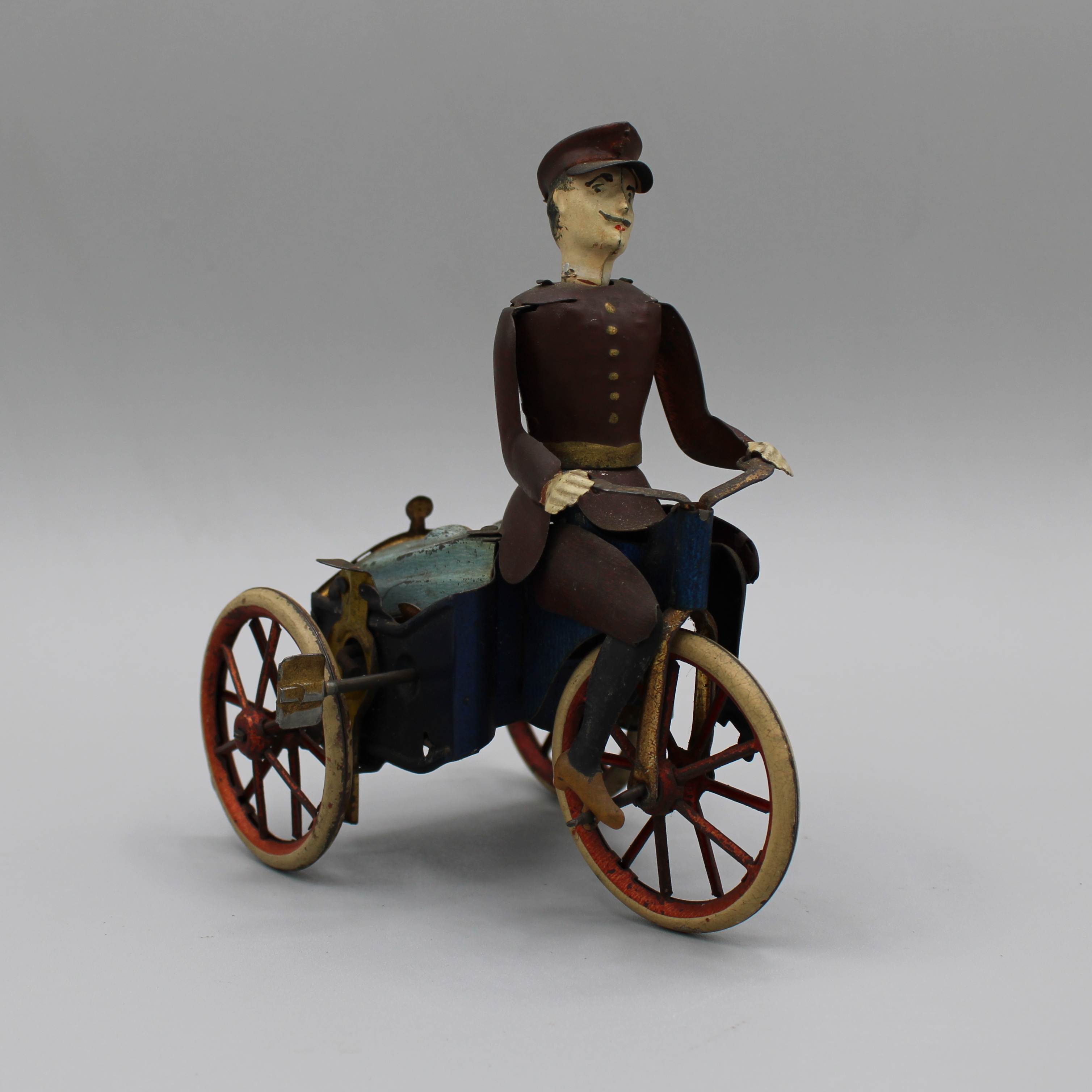 2025/04/22, object photographed in collections storage for database