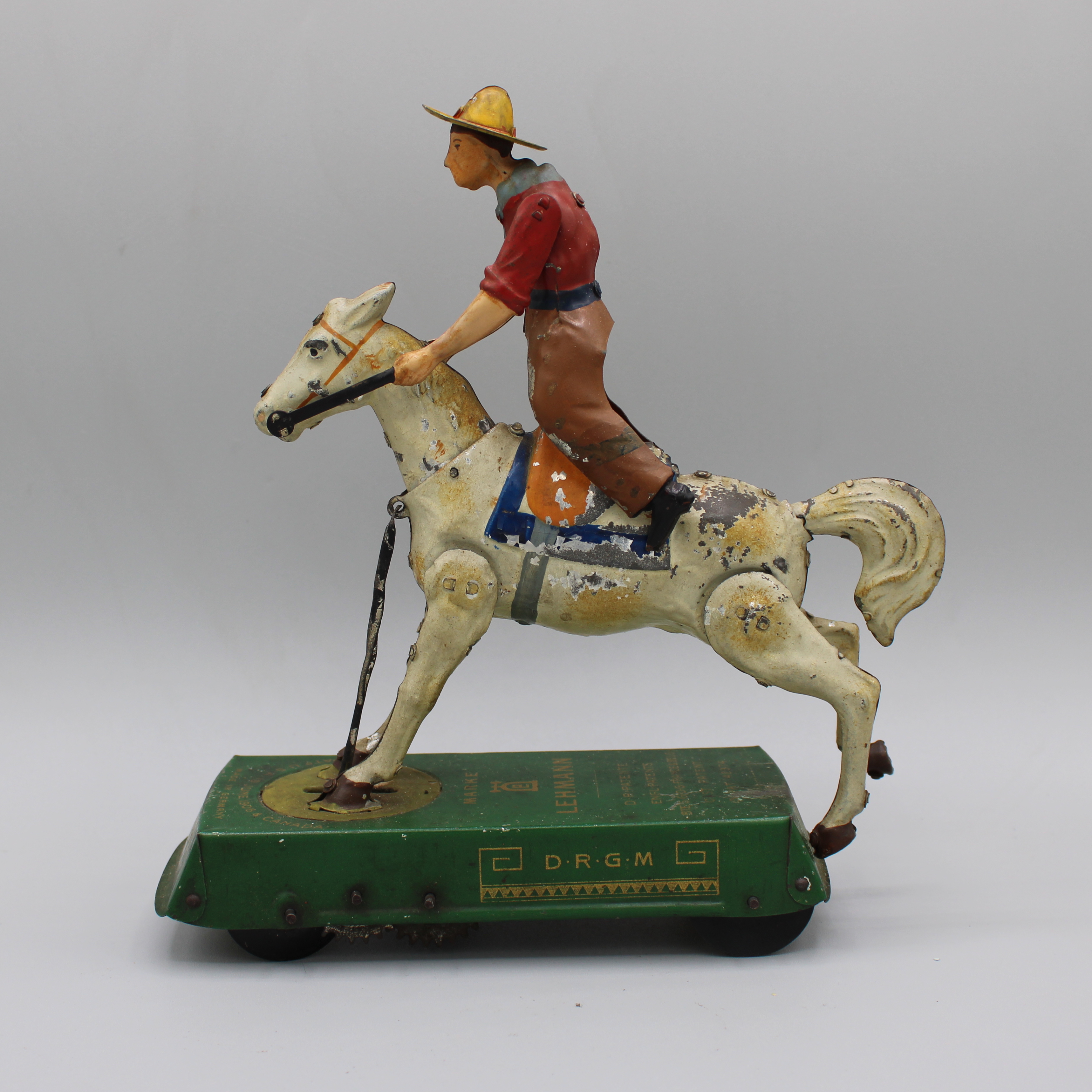 2025/04/22, object photographed in collections storage for database