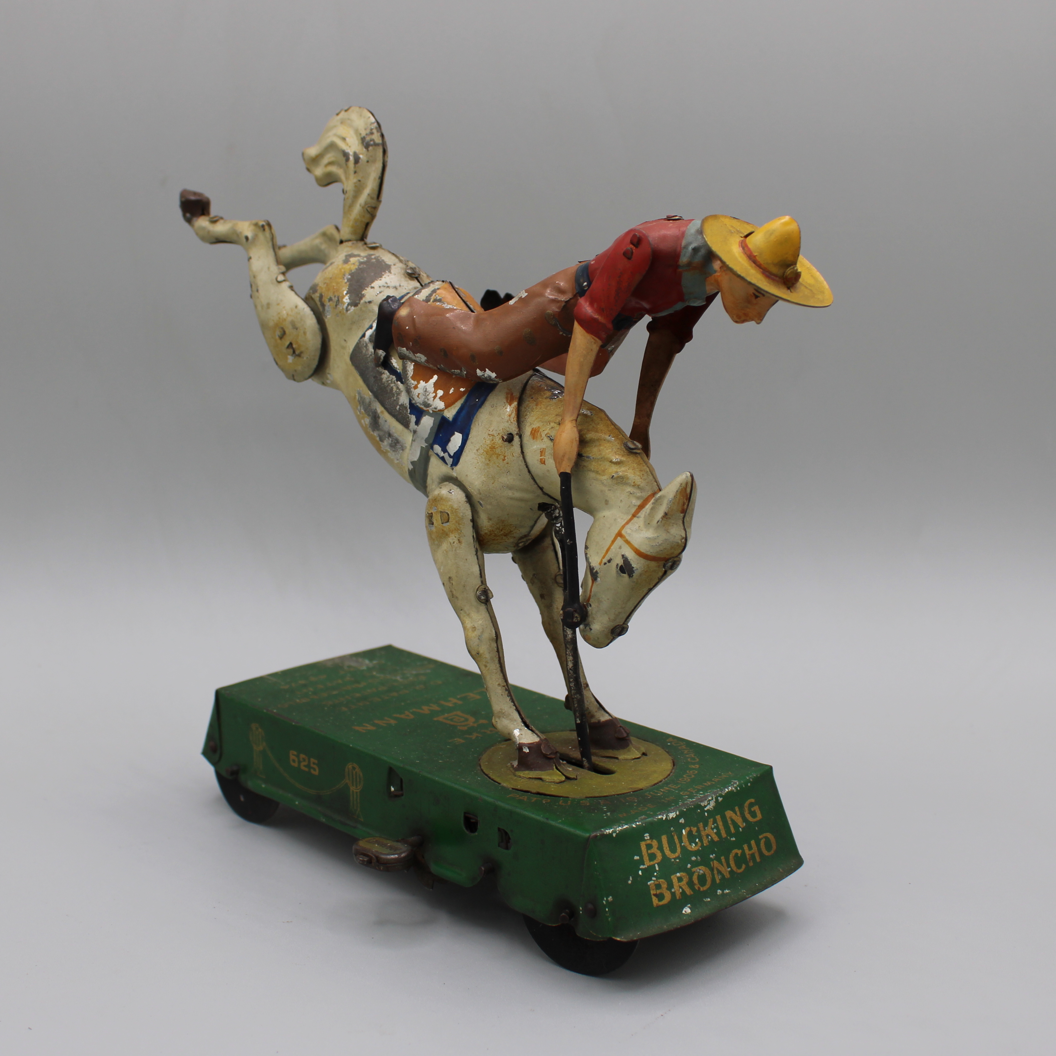 2025/04/22, object photographed in collections storage for database