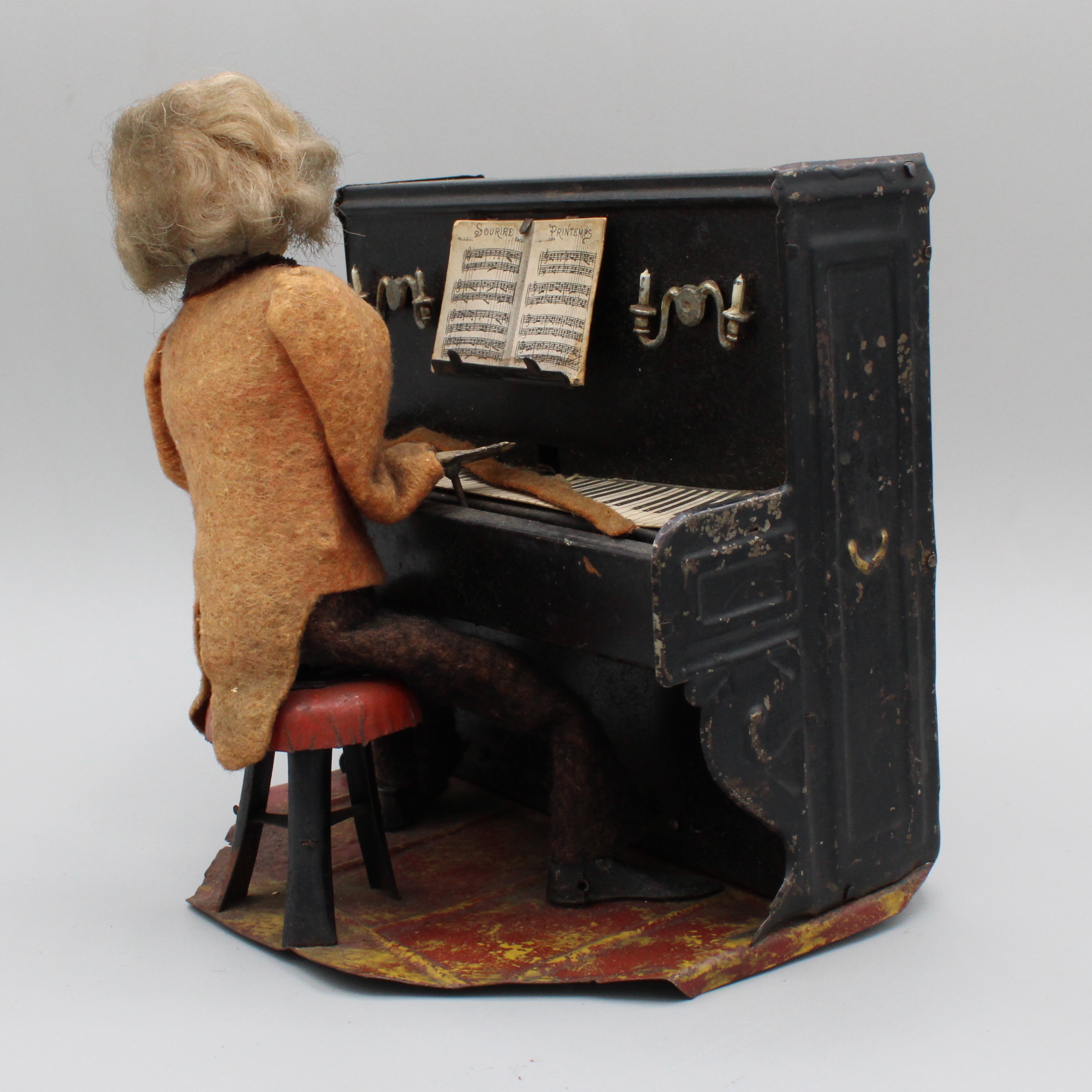 2025/04/23, object photographed in collections storage for database