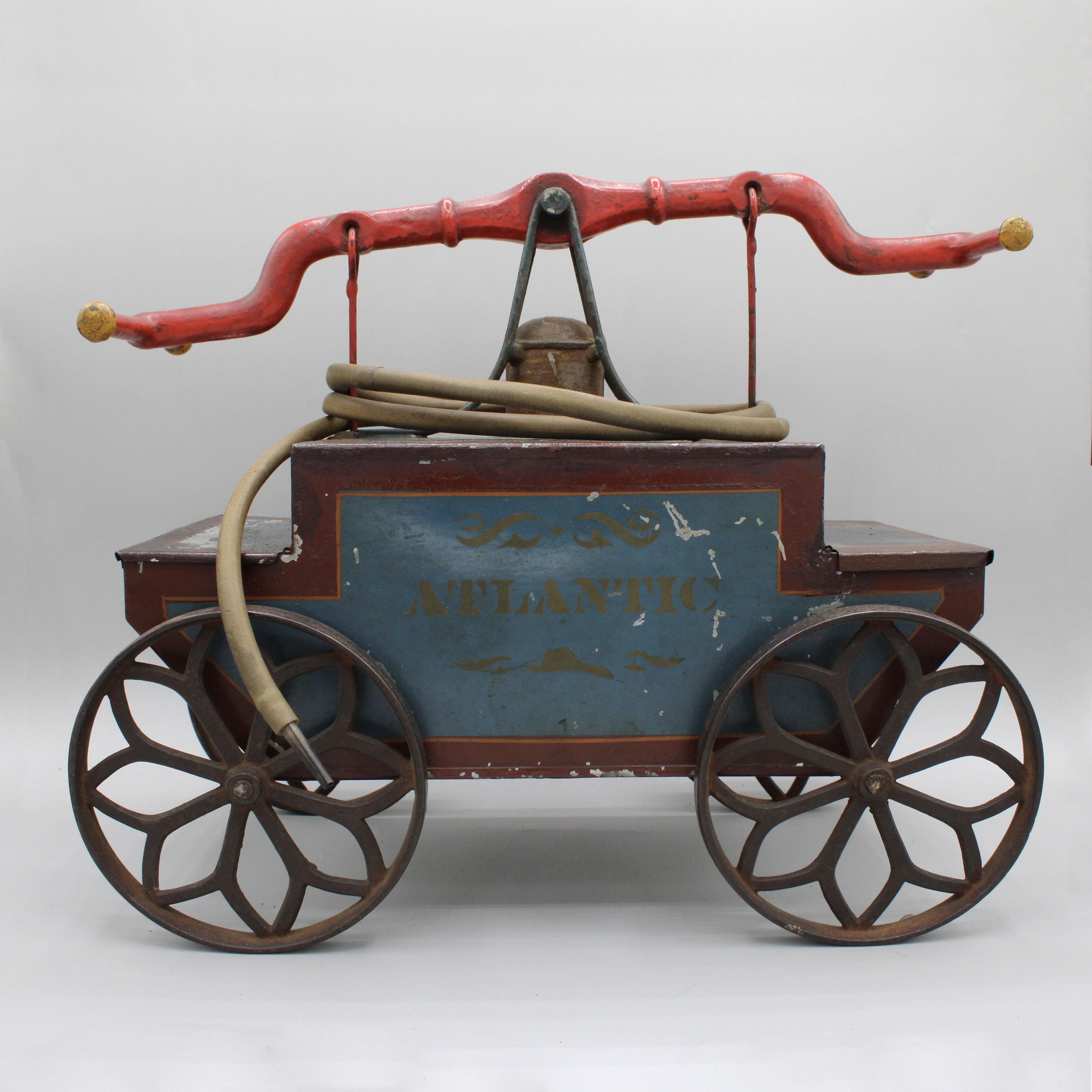 2025/04/23, object photographed in collections storage for database