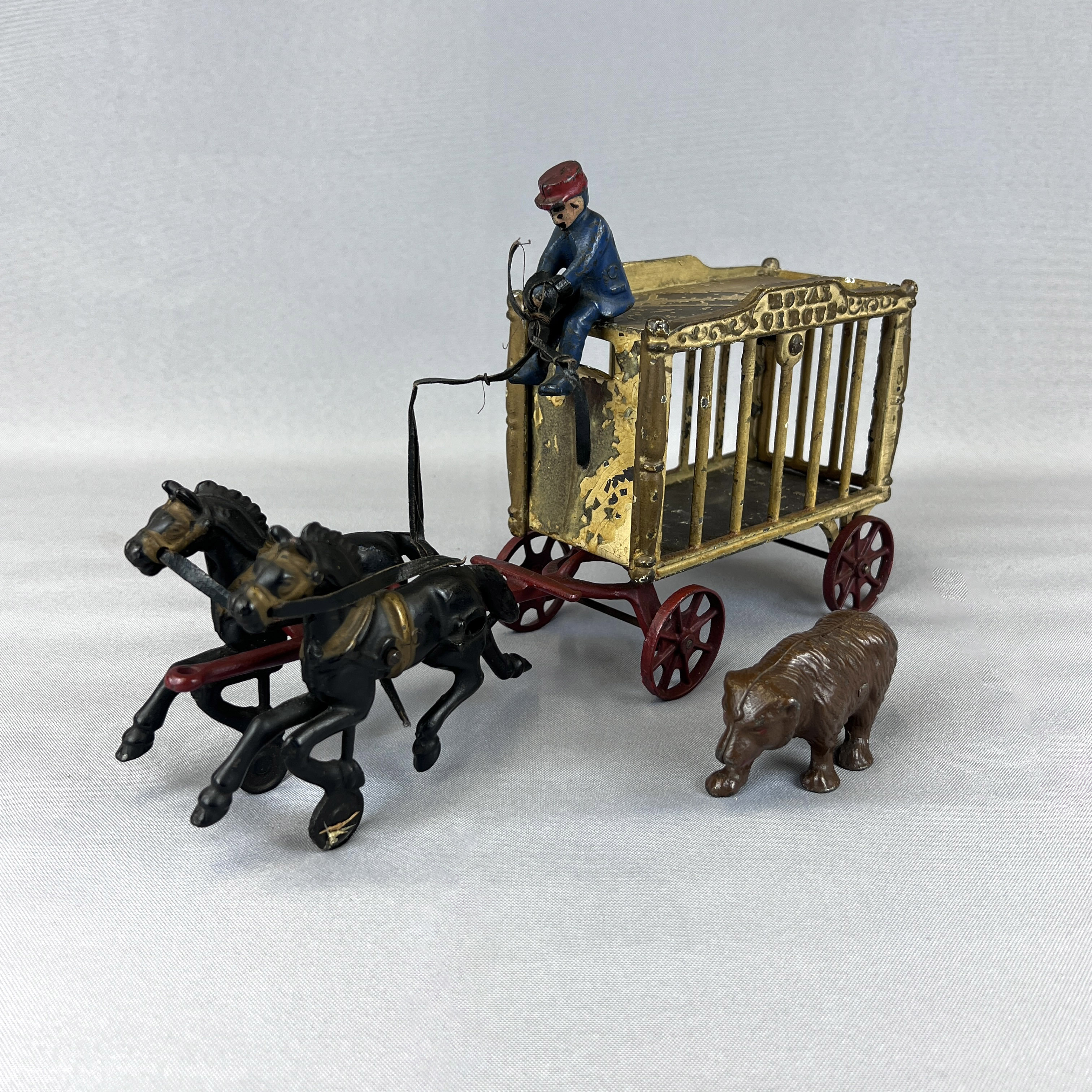 2025/08/22, object photographed in collections storage for database