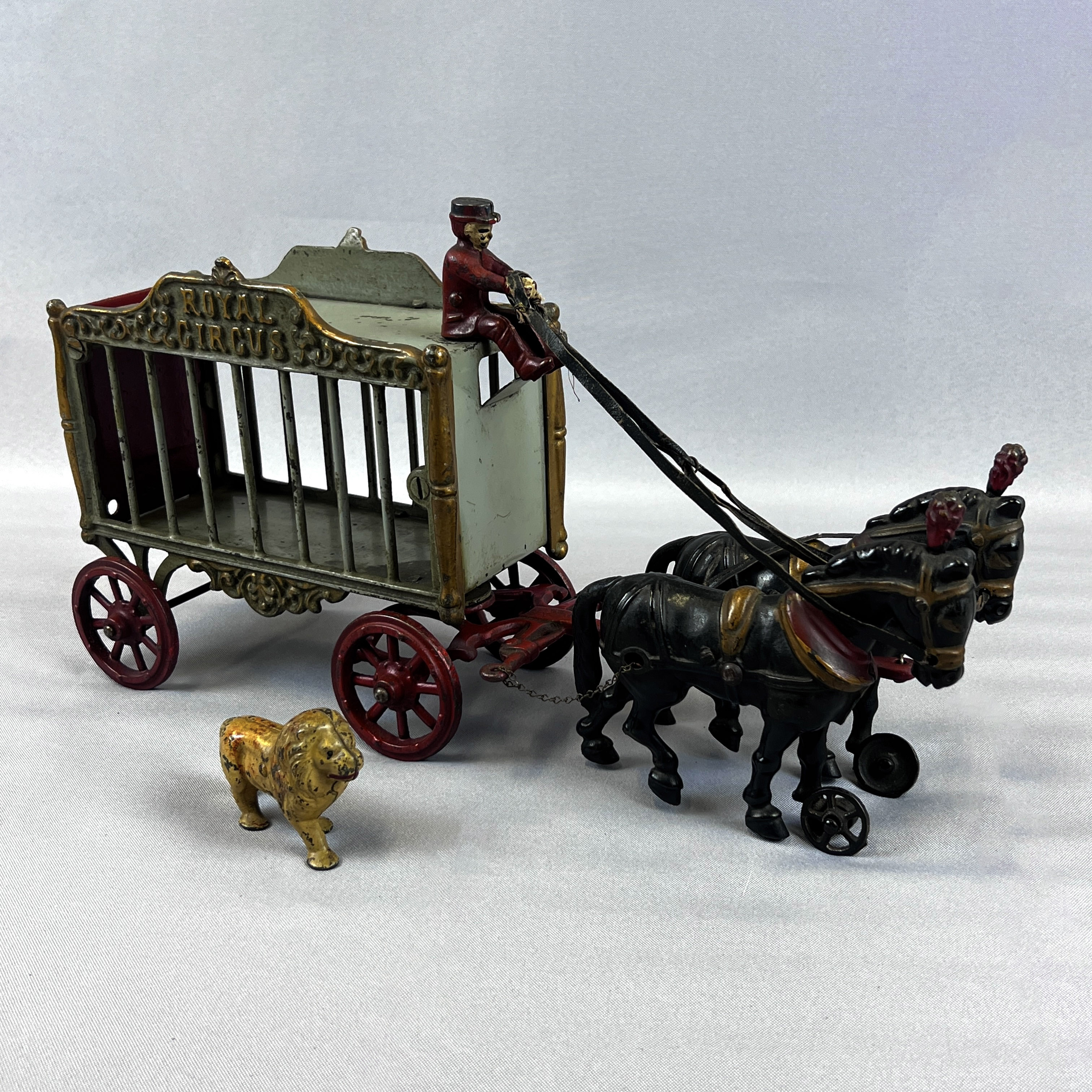 2025/08/21, object photographed in collections storage for database